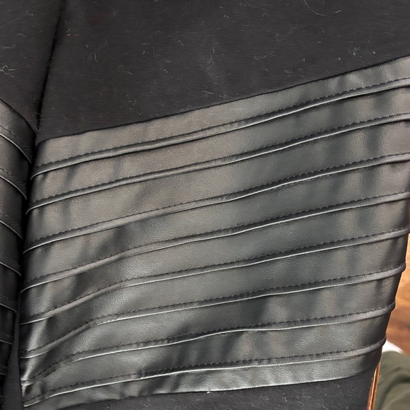 Torrid Black Ribbed Panel Leggings - Picture 4 of 4